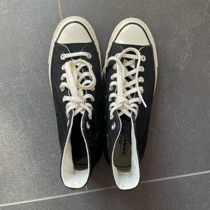 NEVER WORN BLACK HIGH TOO CONVERSE